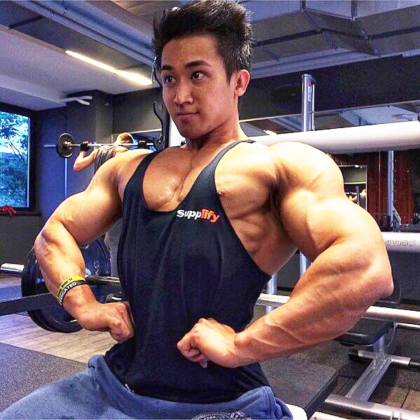 Thac si Viet dien trai bung 6 mui, co bap cuon cuon hinh anh