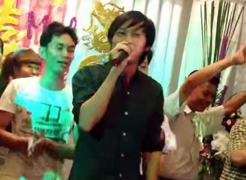 Su that clip Hoai Linh hat dam cuoi gay sot mang hinh anh