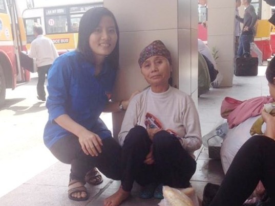 Nu sinh hien mau suot doi cho benh nhan ngheo hinh anh