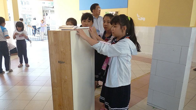 Tu sach luu dong hinh anh