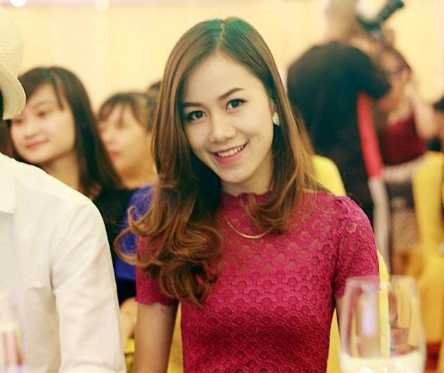 MC Hai quan xinh xan cua truyen hinh dat Cang hinh anh