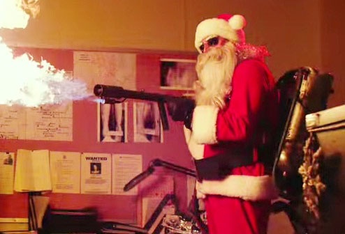 Clip ong gia Noel xa hoi den choi kham hinh anh