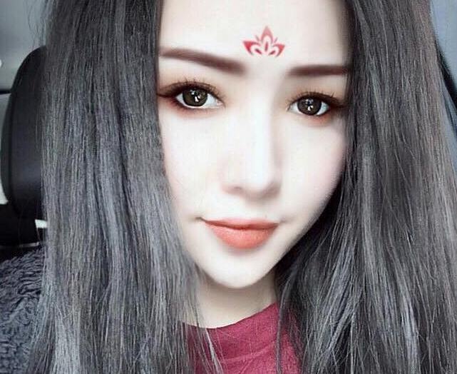 Hot girl Viet ru nhau hoa than thanh Vo Tac Thien hinh anh