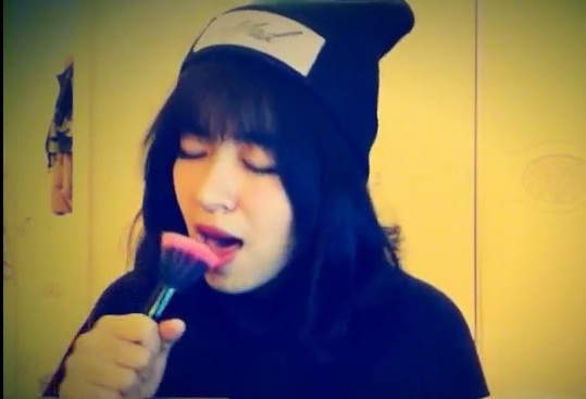 Clip cover 'Chua bao gio' - Le Chi hinh anh