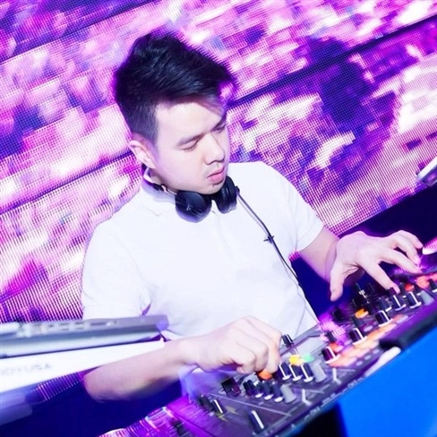 DJ Mike Hào của team Đông Nhi.