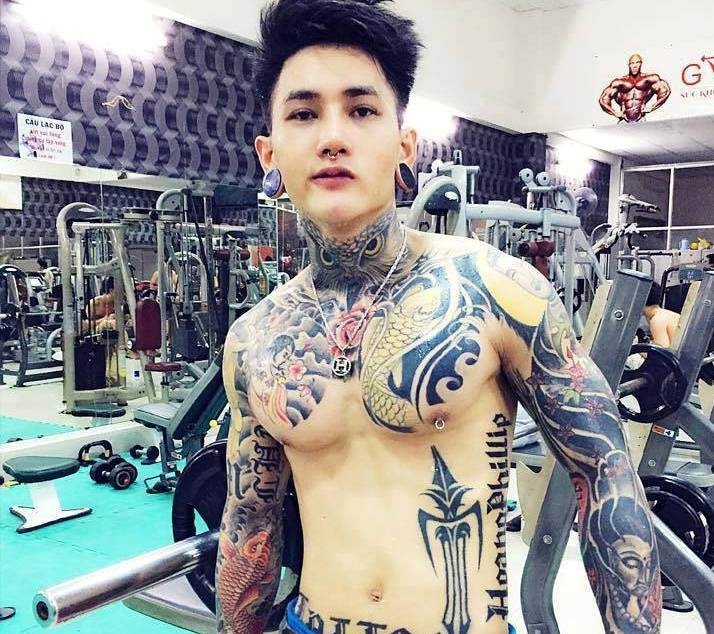 Danh tinh cua 8X dien trai co hinh xam rong hut 700.000 like hinh anh