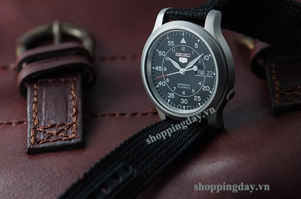 S1930 đầy nam tính và rất chất.