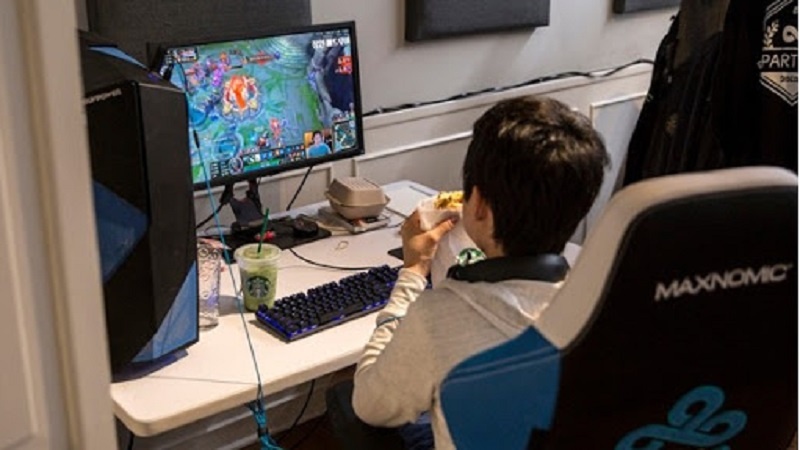 Truong trung hoc Han Quoc giang day Lien Minh Huyen Thoai hinh anh