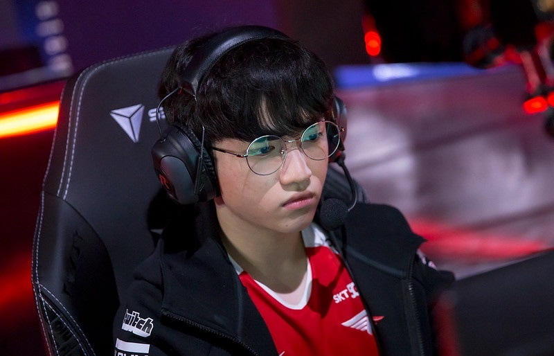 T1 loi nguoc dong danh bai DWG KIA anh 1