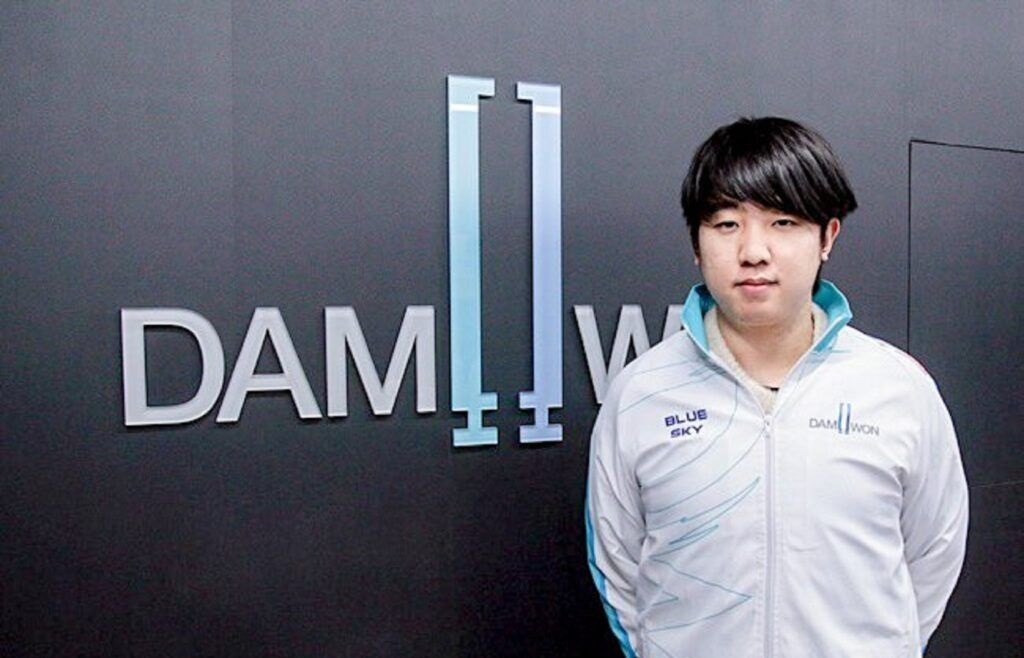 Khan chia tay DWG KIA anh 1