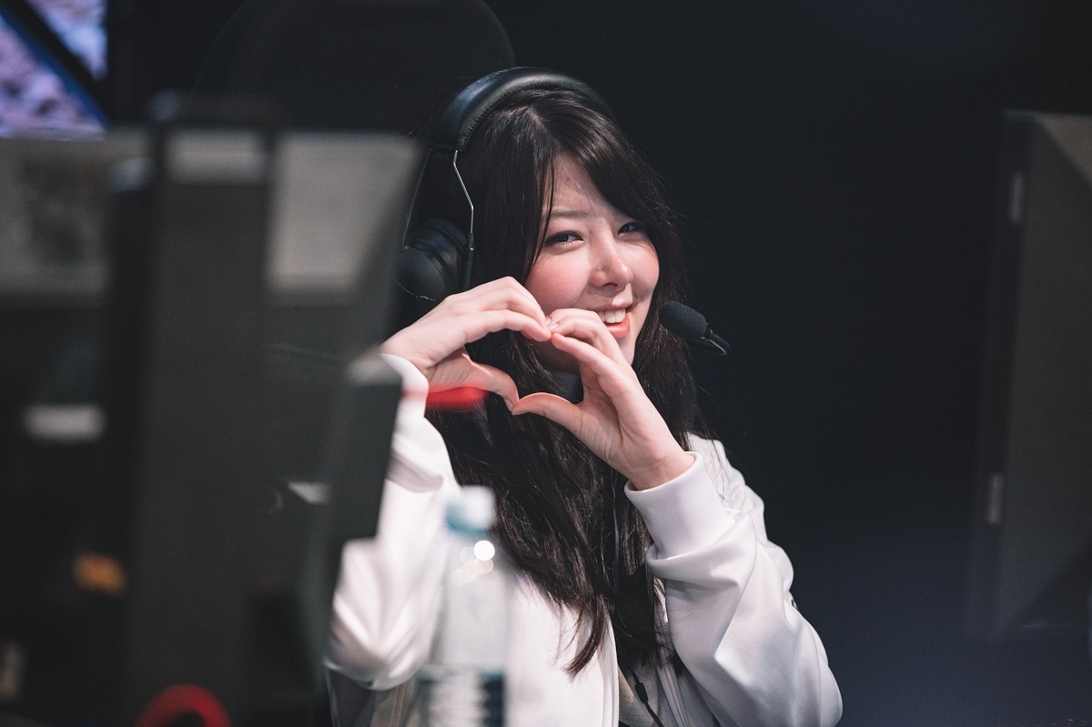 Riot khuyen khich nu gioi anh 1