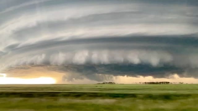 Mat bao bao trum ca mot vung troi o My hinh anh