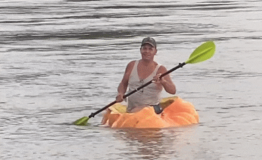 Vuot song bang qua bi ngo nang 384 kg hinh anh