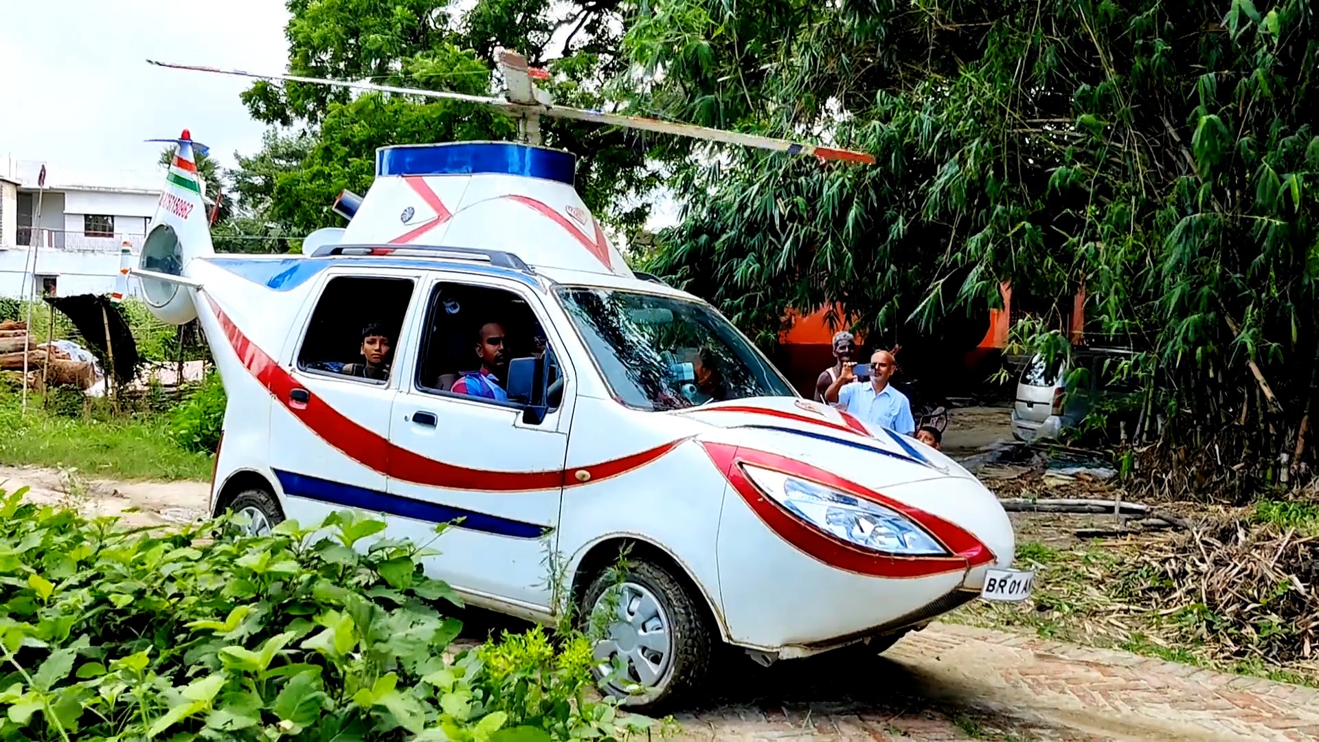 Bien oto thanh truc thang, chuyen cho co dau hinh anh