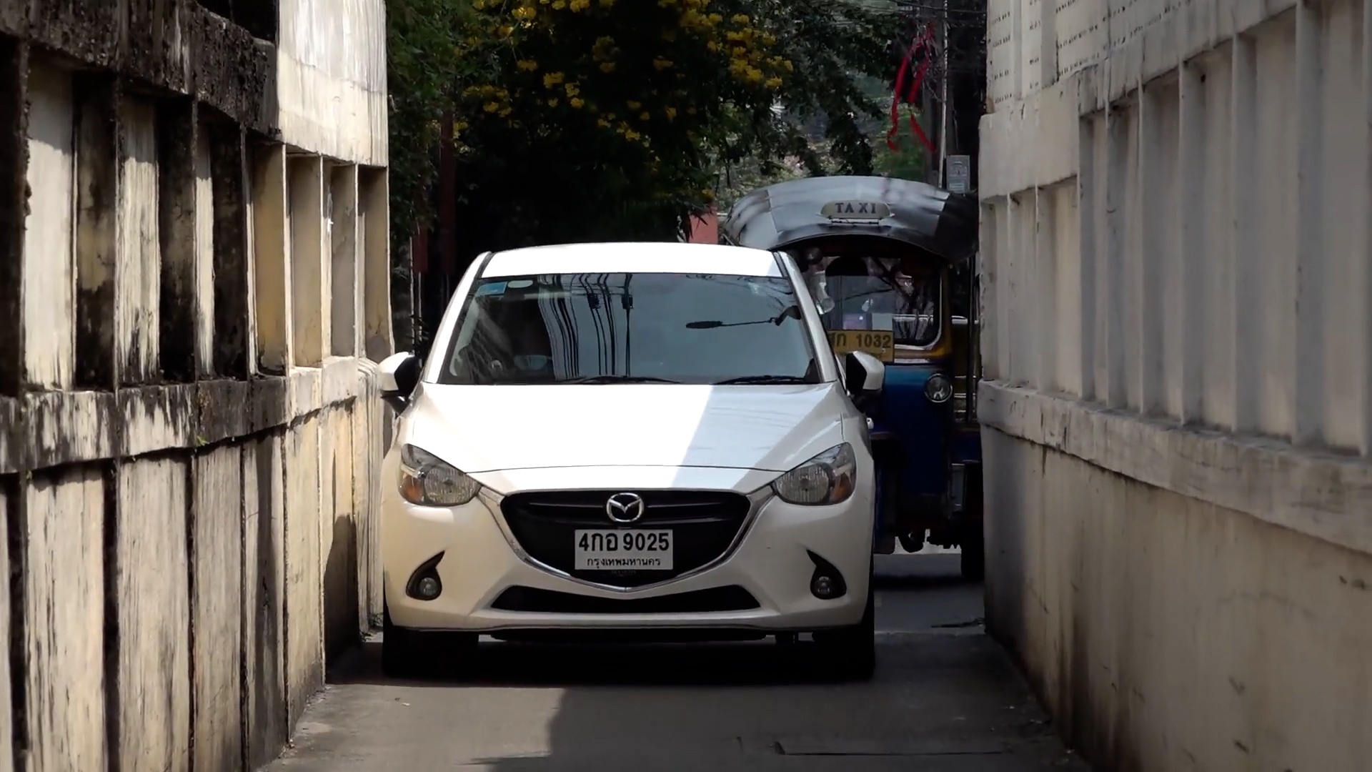 Vi sao nguoi Thai Lan yeu thich con hem nho hep hinh anh