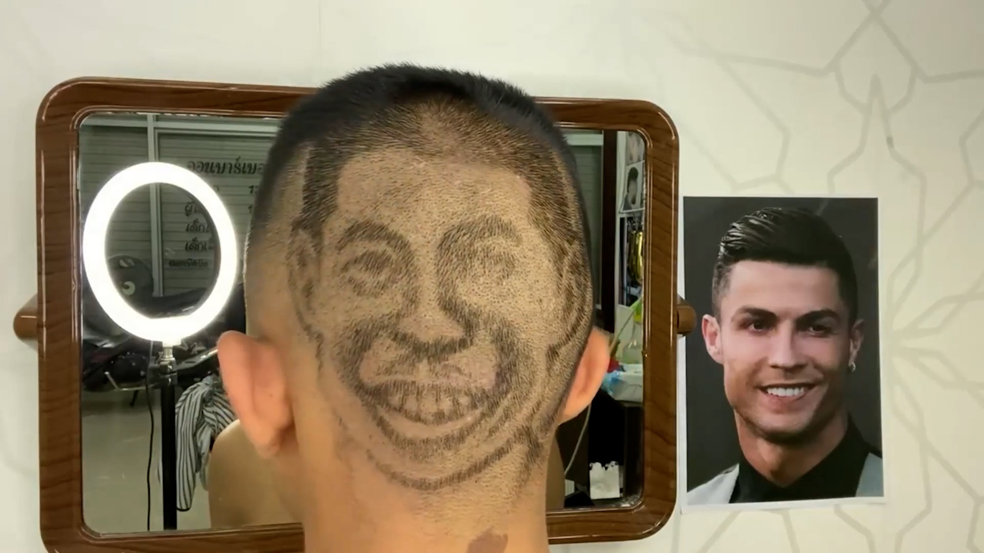 Chang trai tu 'khac' chan dung Ronaldo len dau hinh anh