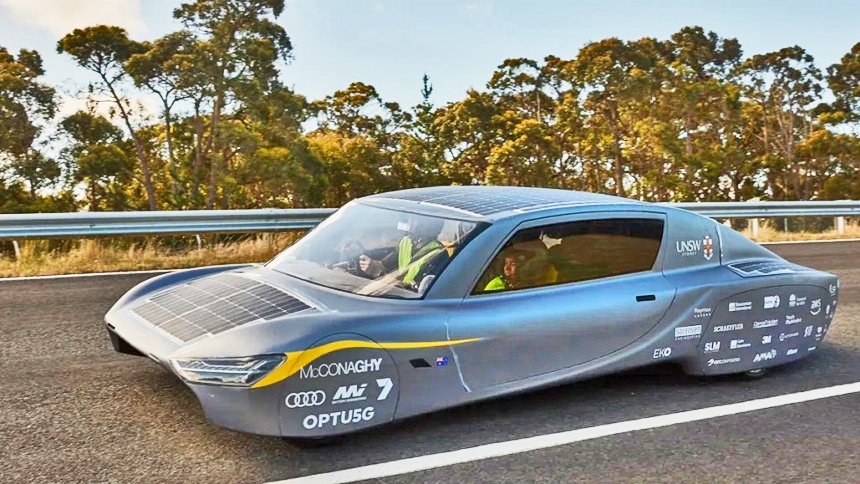 Mau xe dien Sunswift 7 chay 1.000 km chi voi mot lan sac hinh anh