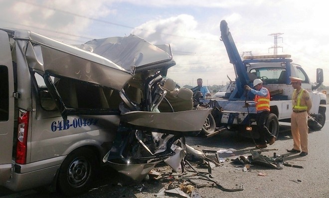 Hien truong vu tai nan lam 4 nguoi chet tren cao toc hinh anh