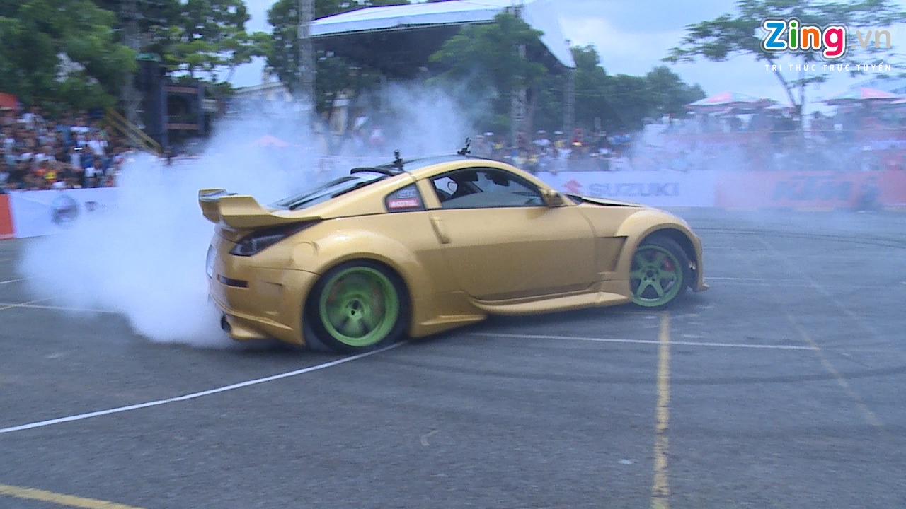 Man dot lop o to ngoan muc tai Ngay hoi mo to Viet Nam hinh anh