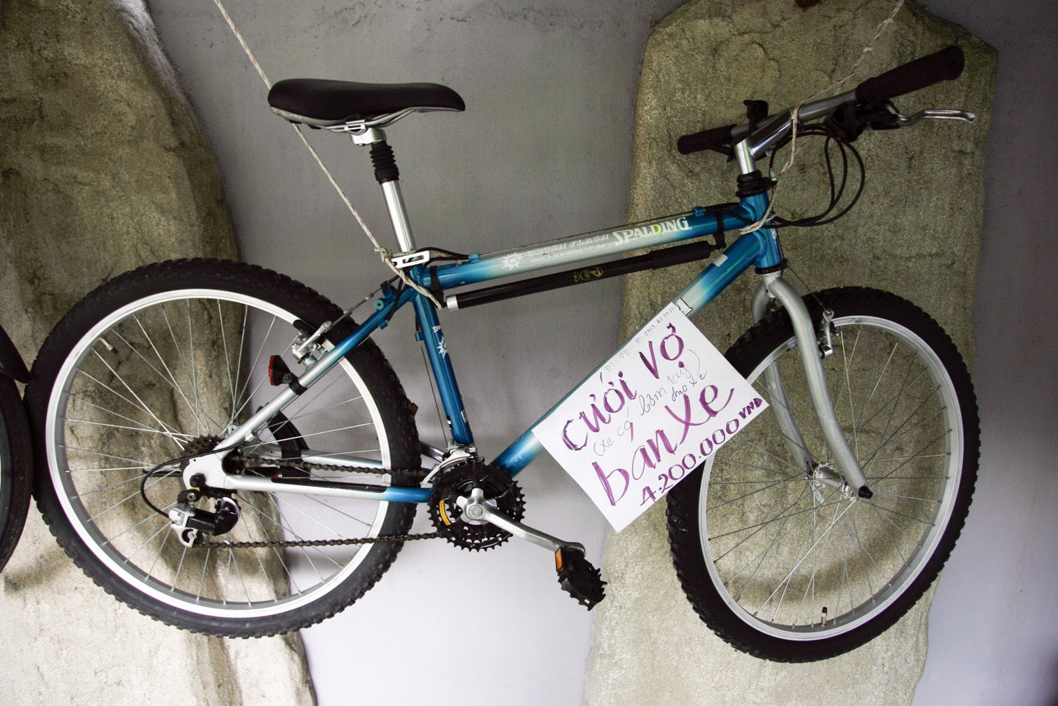 chiếc xe đạp được rao bán kém theo lý do kiến cho khách hàng khỏi bật cười.