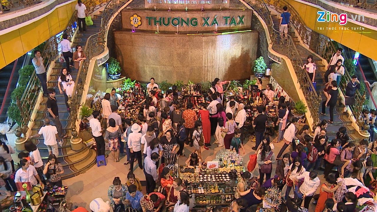 Giam gia den 80%, Thuong xa Tax dong nghet nguoi hinh anh