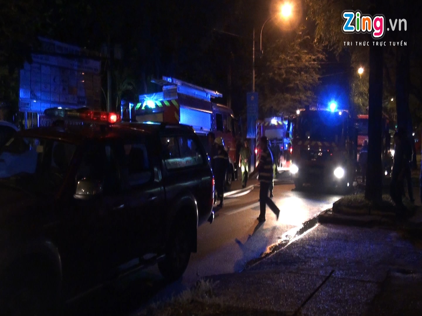 Tong lanh su quan Indonesia chay do chap dien hinh anh