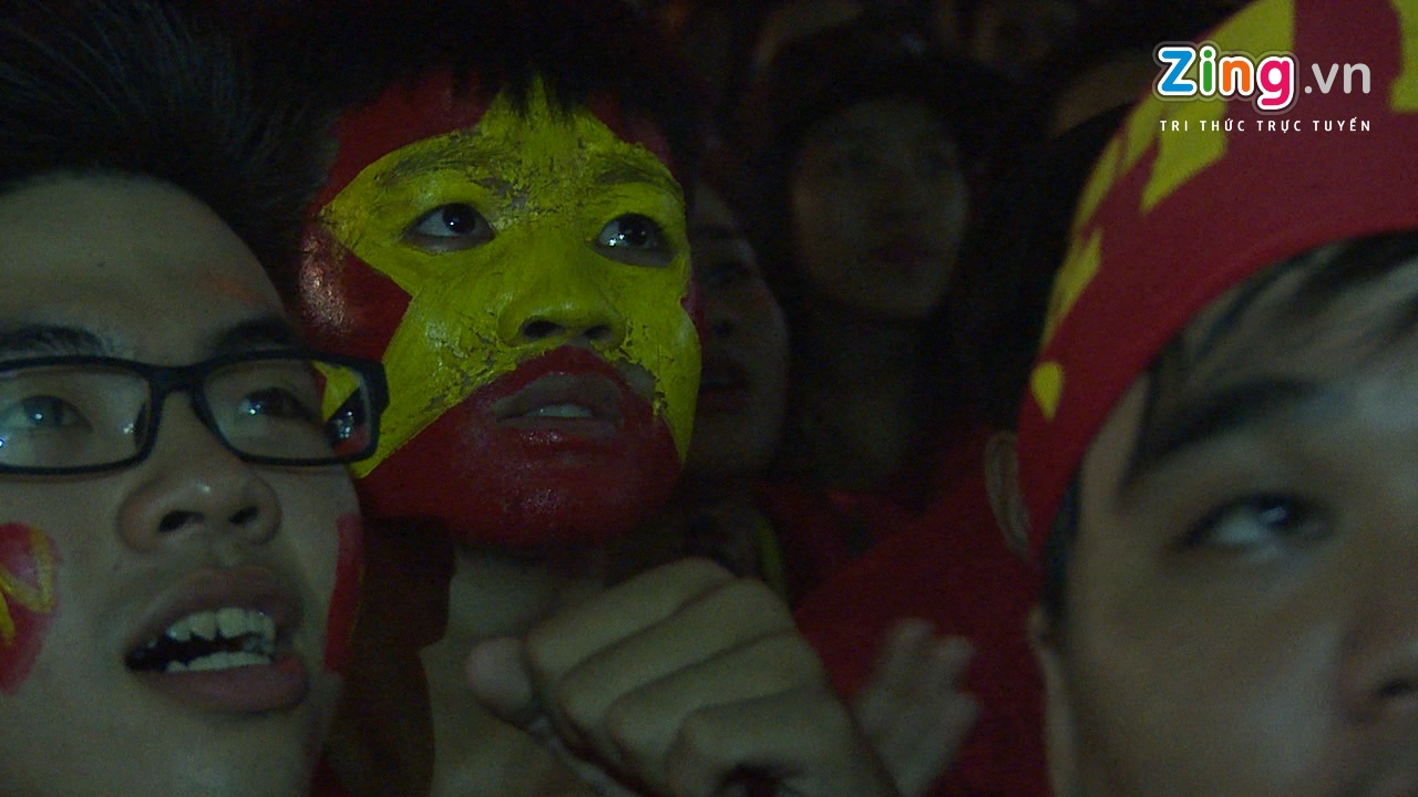 Khan gia TP.HCM co vu het minh U19 Viet Nam hinh anh