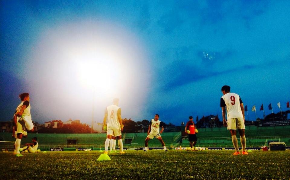 Doi tuyen Viet Nam tap luyen truoc hai tran giao huu hinh anh