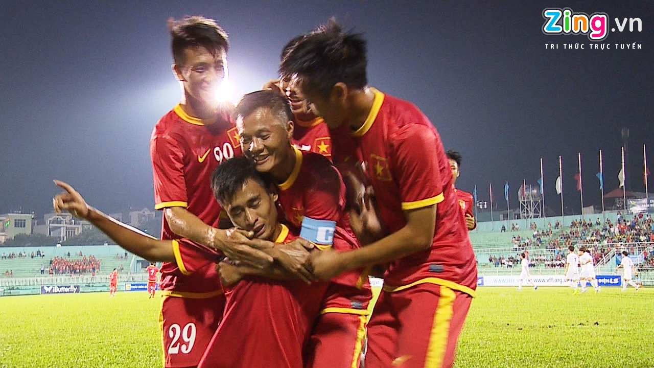 Nhung khoanh khac dep trong chien thang dam cua DT Viet Nam hinh anh