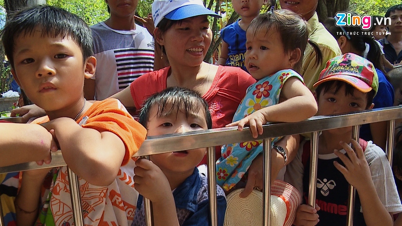 Tre em met moi cho duoc choi mien phi tai KDL Dai Nam hinh anh