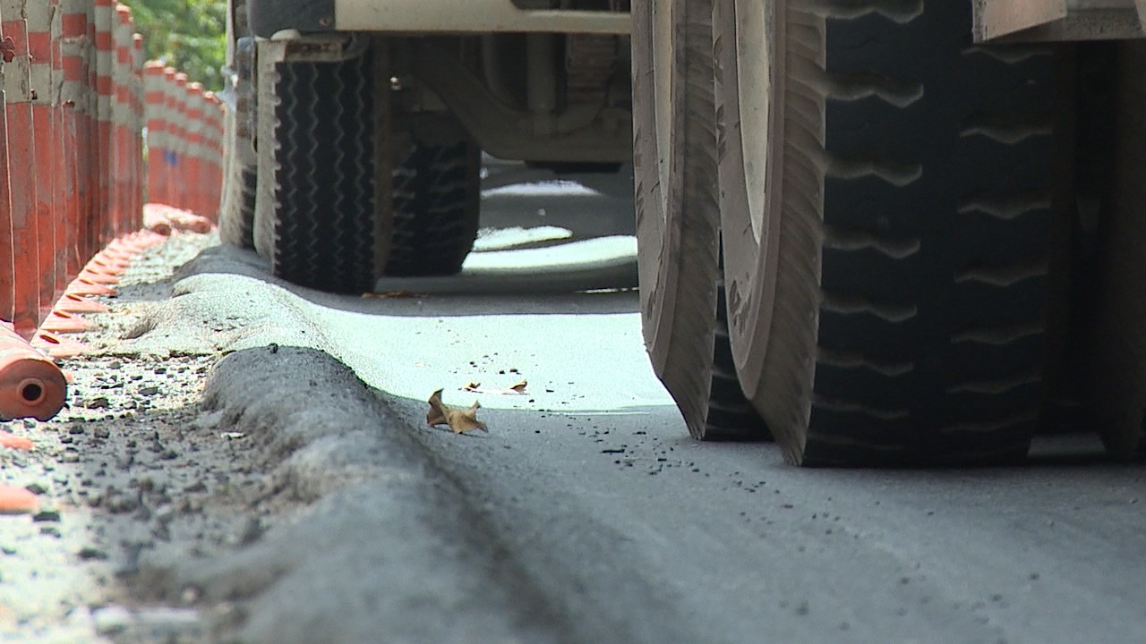 Lan duong xe may nghin ty o Sai Gon lun 20 cm hinh anh