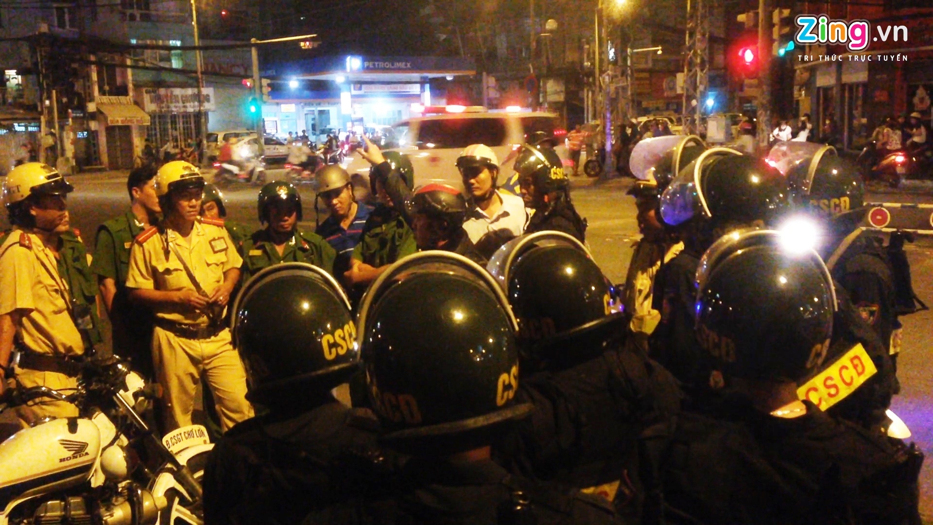 TP.HCM manh tay dep 'quai xe' dip AFF Cup 2014 hinh anh