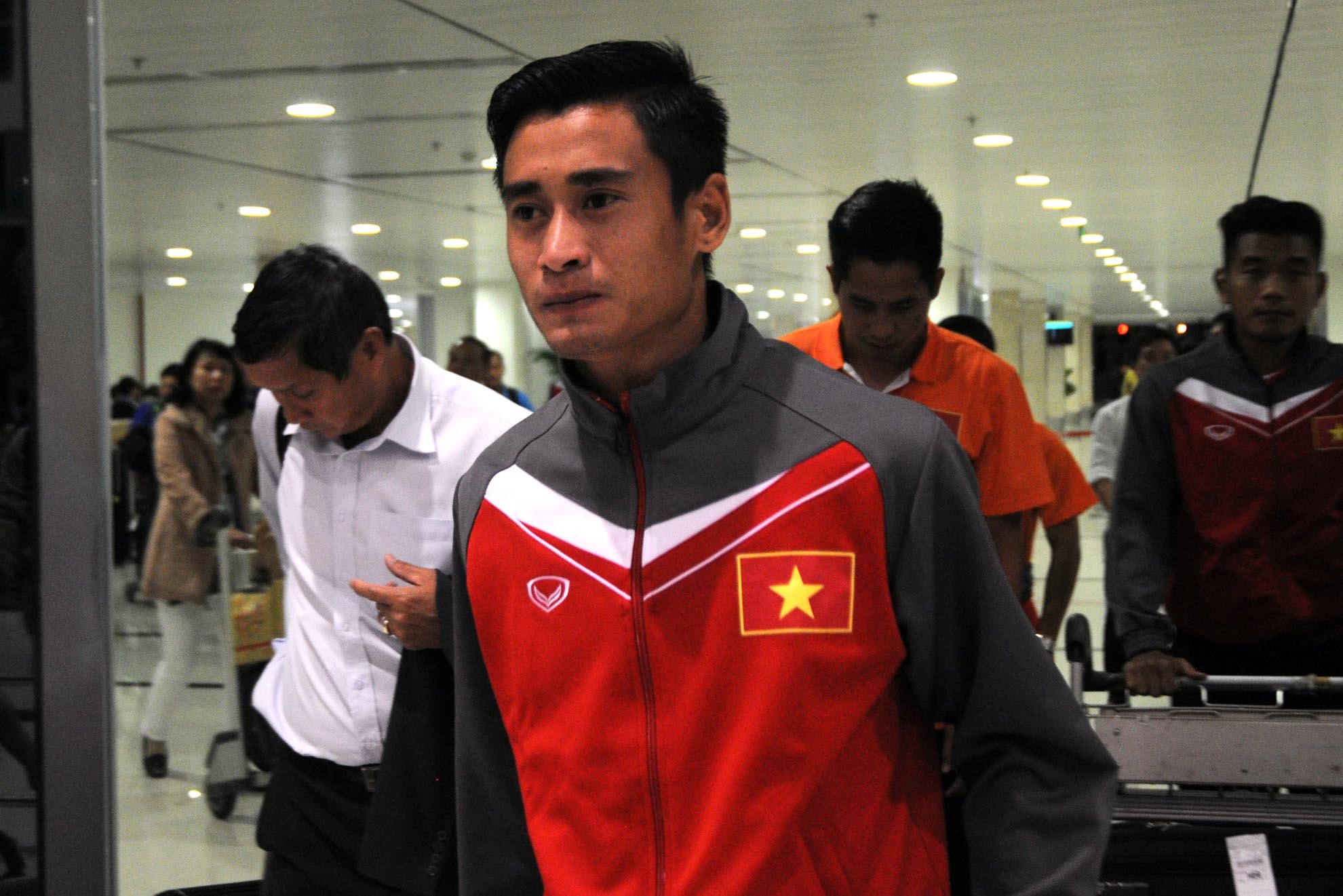 Tiền vệ Hà Minh Tuấn sẽ không được thi đấu cùng các đồng đội ở trận bán kết lượt đi gặp Malaysia vì nhận đủ 2 thẻ vàng