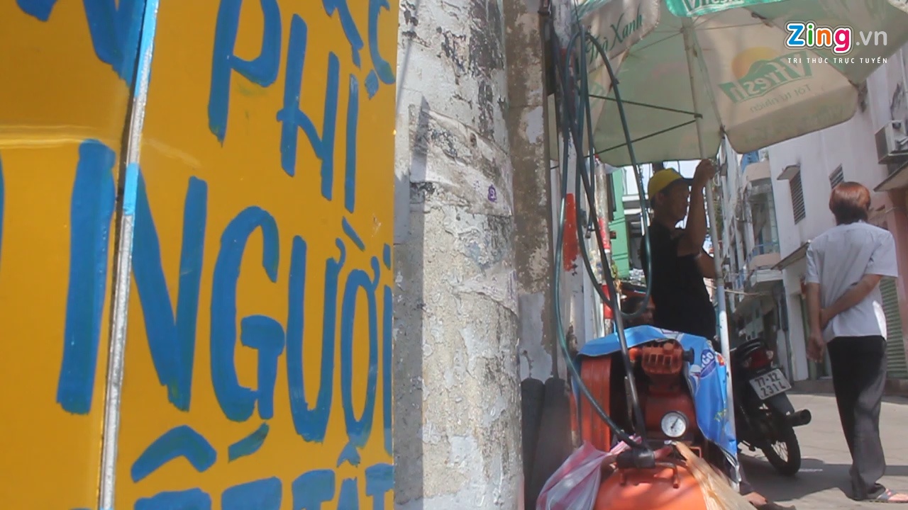 Con hem 'mien phi' doc dao o Sai Gon hinh anh