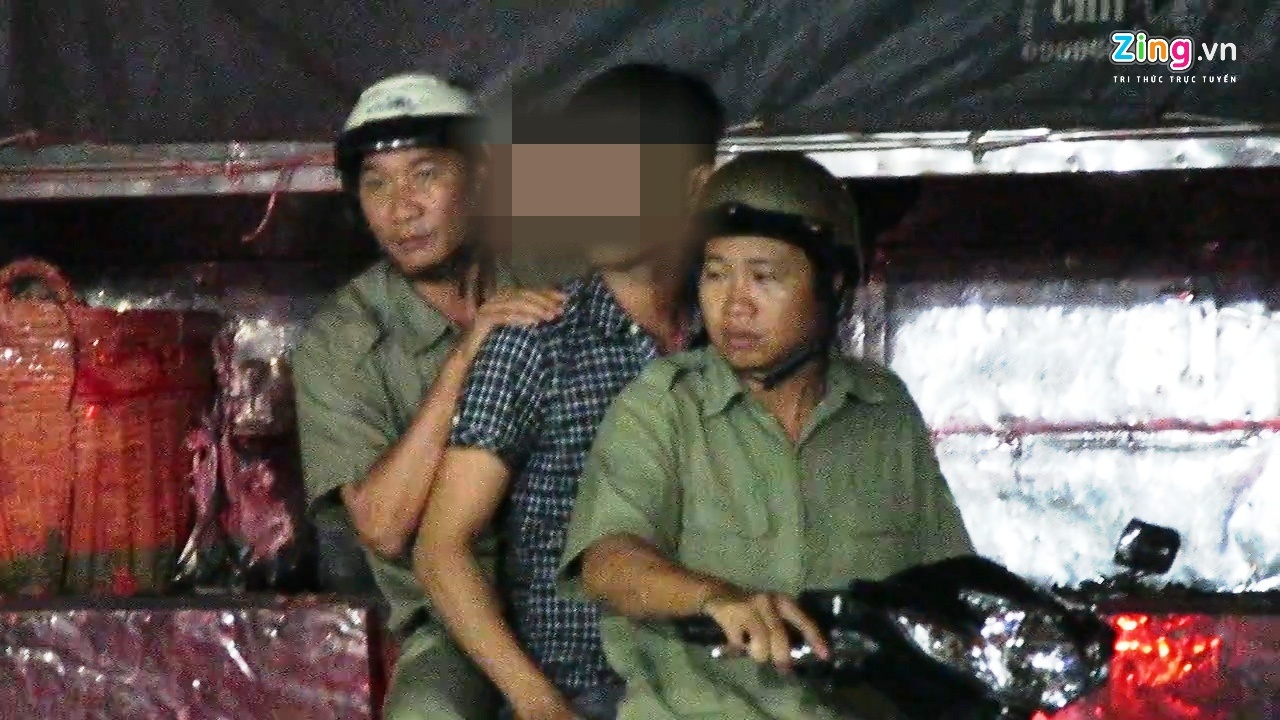 Thu gom con nghien giua khuya o Sai Gon hinh anh