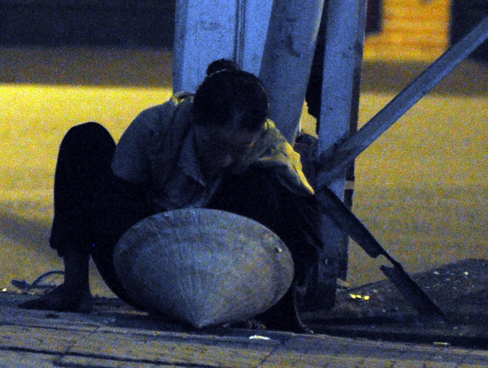 Phu nu be tre nho xin tien chich ma tuy o Sai Gon hinh anh