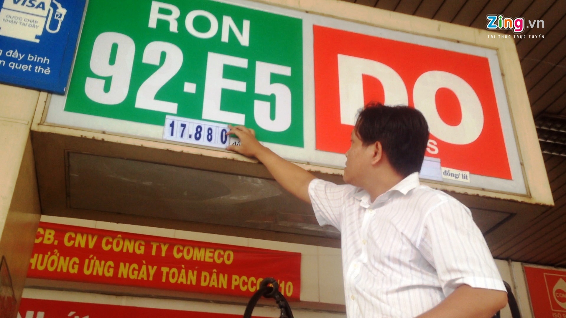 Nguoi dan Sai Gon ho hoi vi gia xang giam ky luc hinh anh