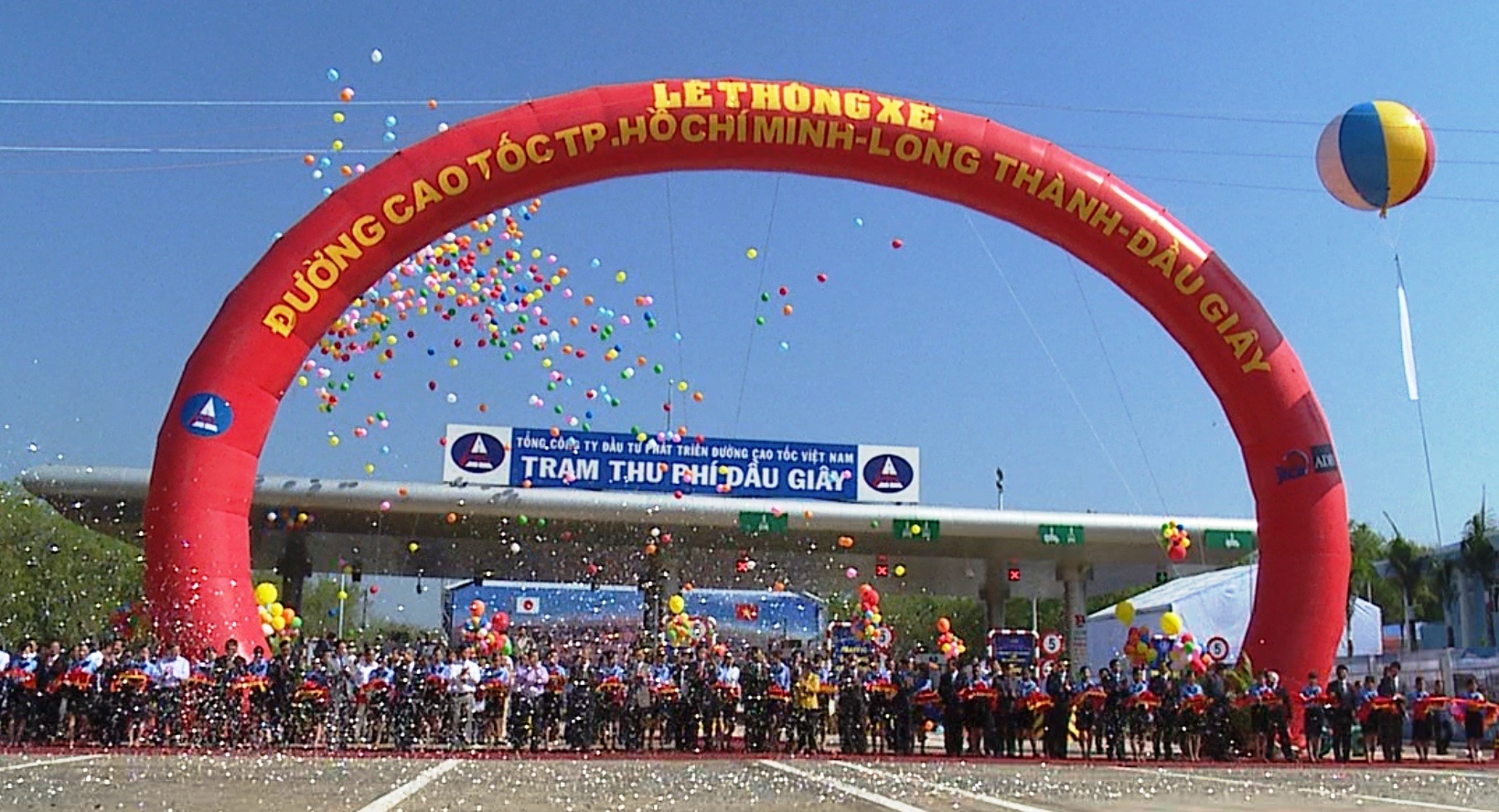 Le thong xe duong cao toc hien dai nhat Viet Nam hinh anh