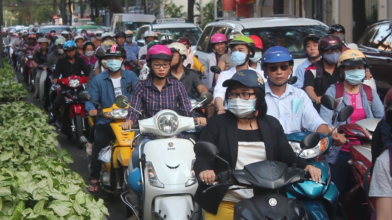 Giao thong tac nghen sau lenh cam duong o TP HCM hinh anh