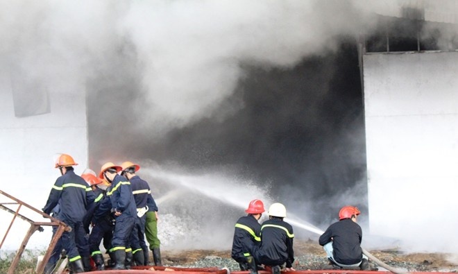 Hien truong vu chay xuong bong o Sai Gon hinh anh