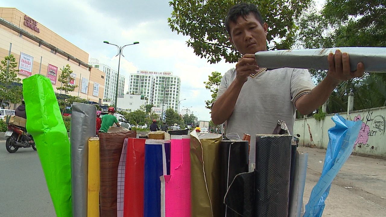 Cuoc song lang thang tro lai cua bo con be Huyen - Thoai hinh anh