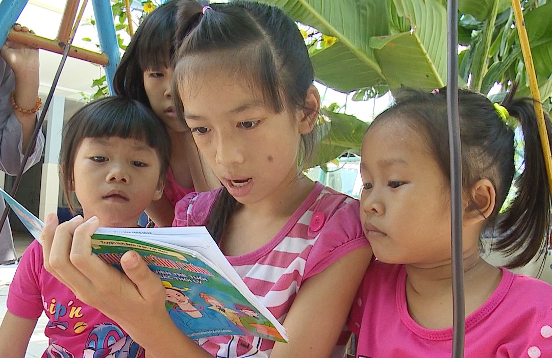 Các em được học tập, vui chơi với bạn bè cùng trang lứa. Điều mà trước kia khó có được