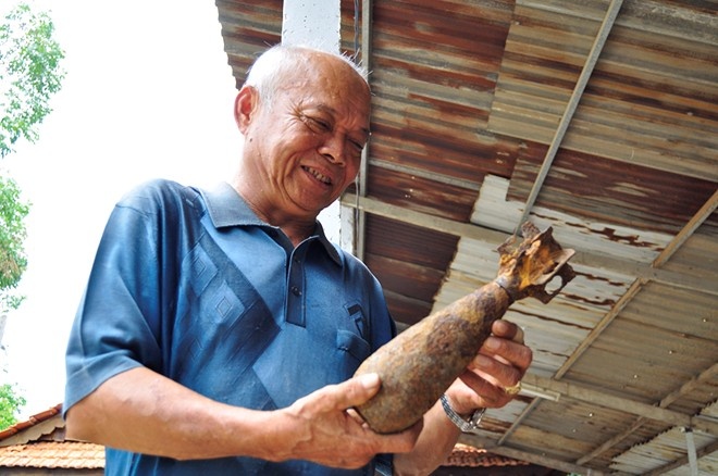 Bo suu tap bom gia hang chuc luong vang cua ong lao 'khung' hinh anh