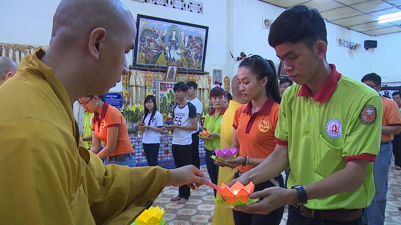 200 si tu Sai Gon cau nguyen do dat trong dem hinh anh