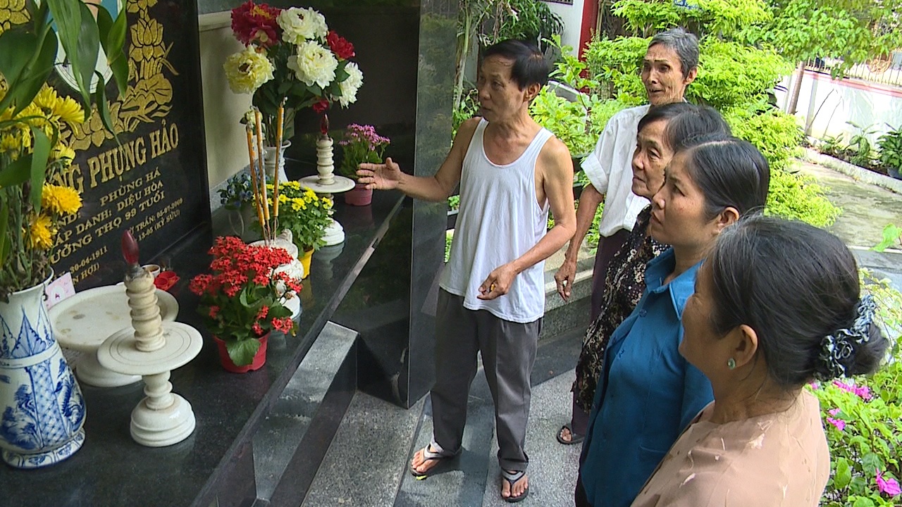 Phan doi nguoi nghe si gia tai chua Nhut Quang hinh anh