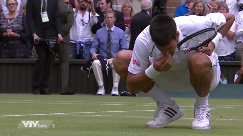 Nole ly giai viec an co sau khi vo dich Wimbledon hinh anh