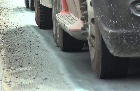 Cau vuot thep dau tien o Sai Gon tiep tuc lun nang hinh anh