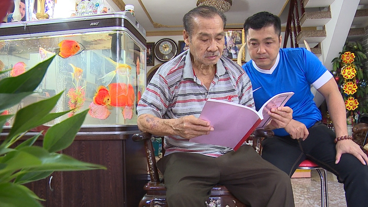 Mot ngay vao phong gym, hoc kich ban cung cha cua Ly Hung hinh anh