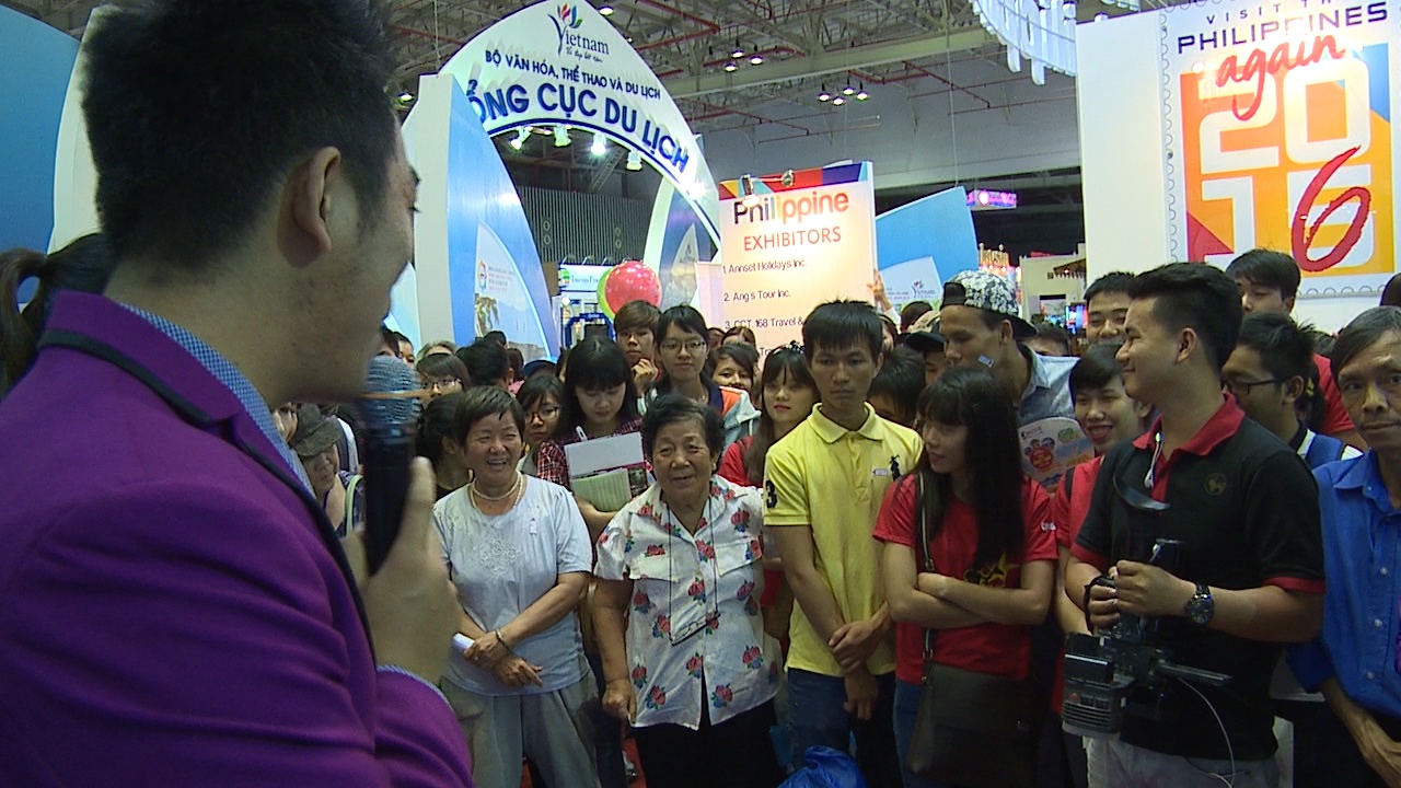 Hang nghin nguoi tham gia ngay cuoi hoi cho du lich quoc te hinh anh