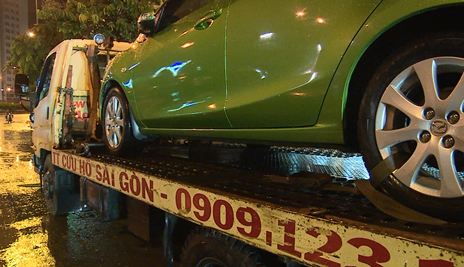 Oto cua hoa hau Tran Thi Quynh chet may giua bien nuoc hinh anh